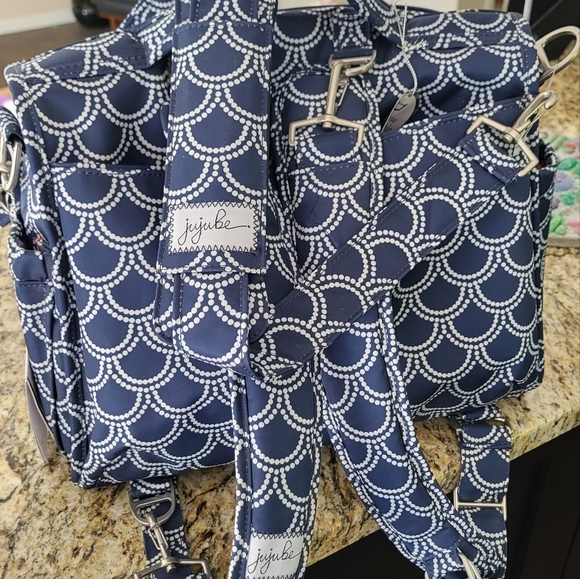 Ju-Ju-Be Legacy Collection B.F.F. Convertible Diaper Bag - Picture 4 of 9